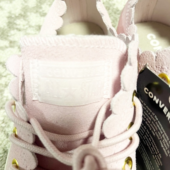 Converse Chuck Taylor AllStar Low Top Frilly Thrills Suede Sneaker Pink Size 8.5 - Picture 5 of 9